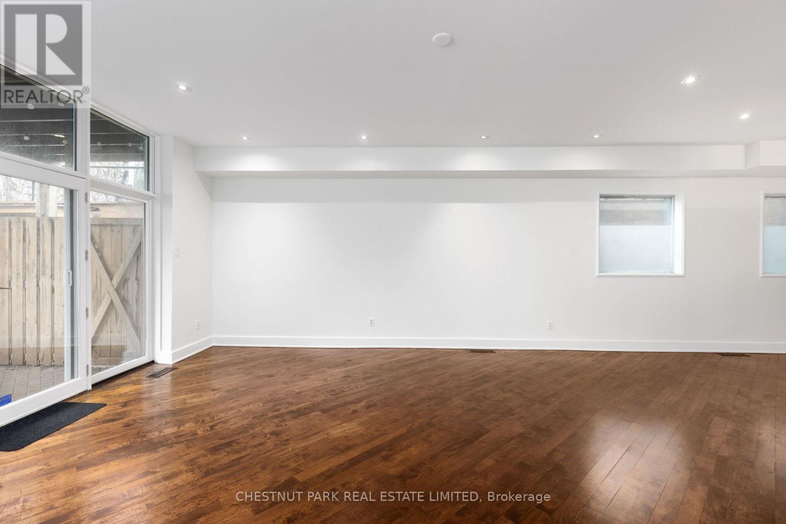 Main Fl - 734 Huron Street, Toronto, Ontario  M4V 2W3 - Photo 13 - C13024466