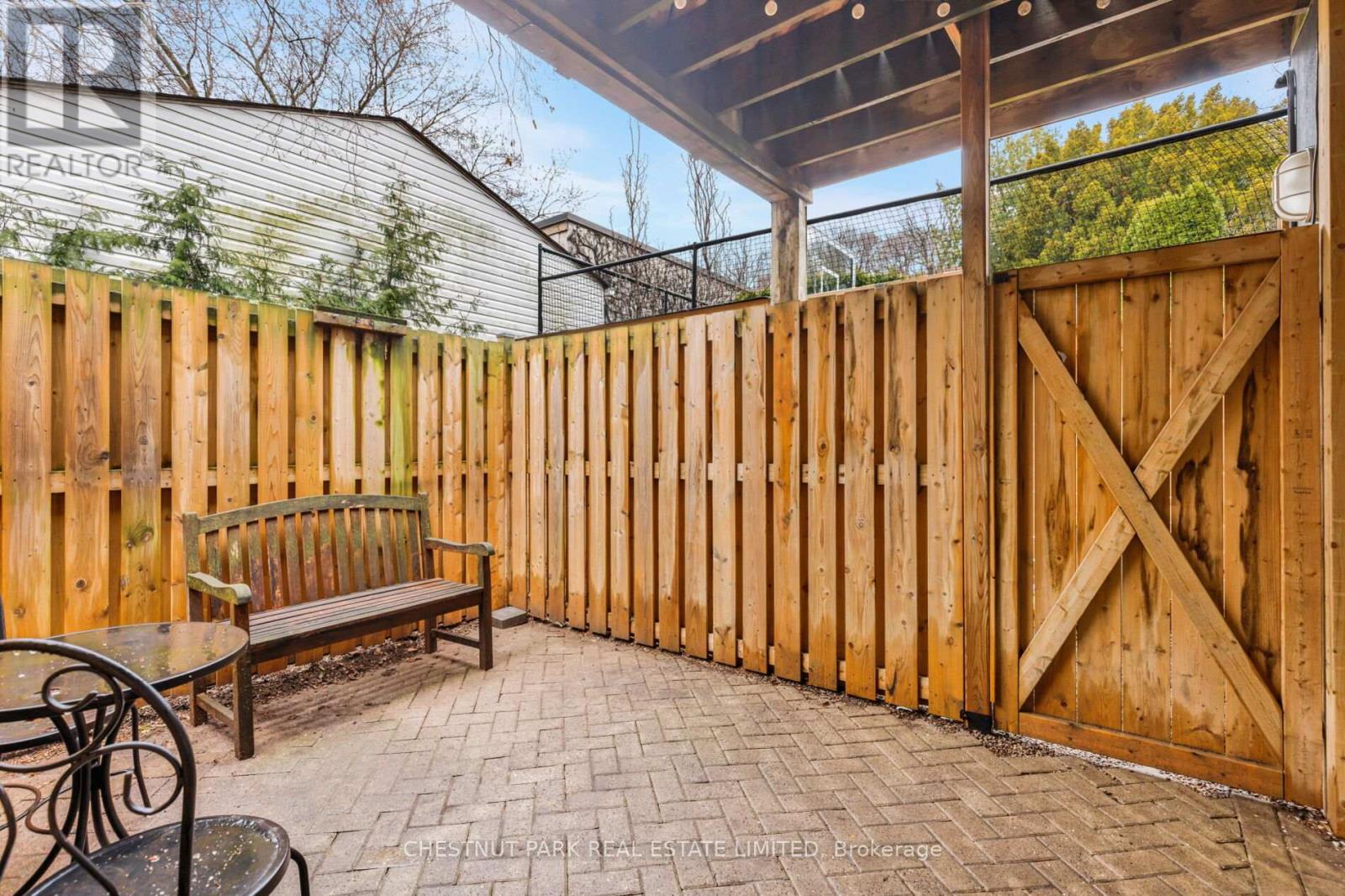 Main Fl - 734 Huron Street, Toronto, Ontario  M4V 2W3 - Photo 19 - C13024466