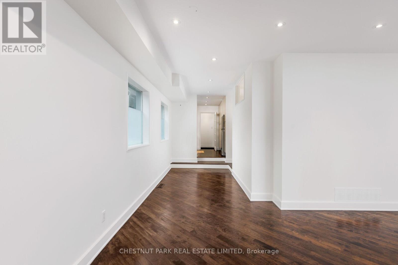 Main Fl - 734 Huron Street, Toronto, Ontario  M4V 2W3 - Photo 20 - C13024466