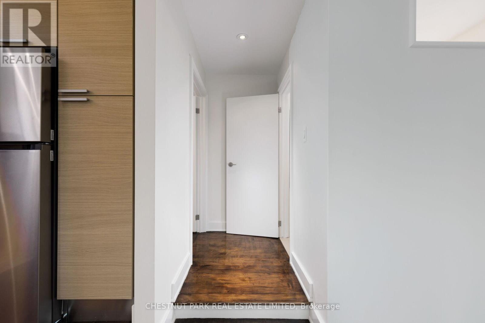 Main Fl - 734 Huron Street, Toronto, Ontario  M4V 2W3 - Photo 21 - C13024466