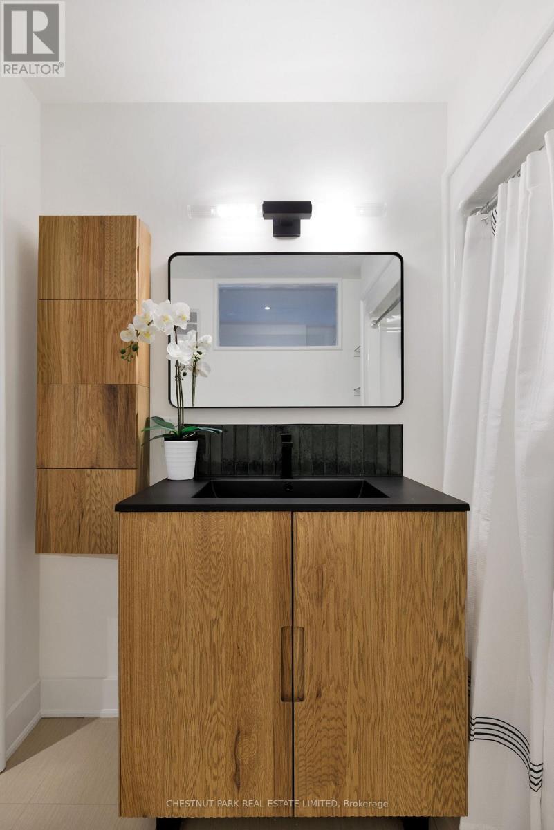 Main Fl - 734 Huron Street, Toronto, Ontario  M4V 2W3 - Photo 29 - C13024466