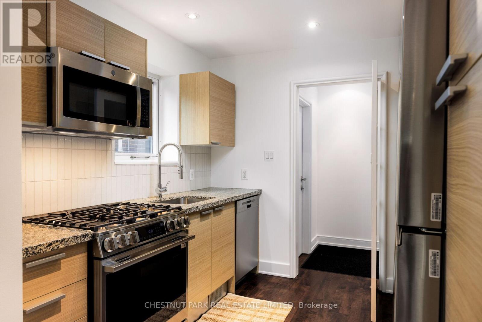 Main Fl - 734 Huron Street, Toronto, Ontario  M4V 2W3 - Photo 5 - C13024466