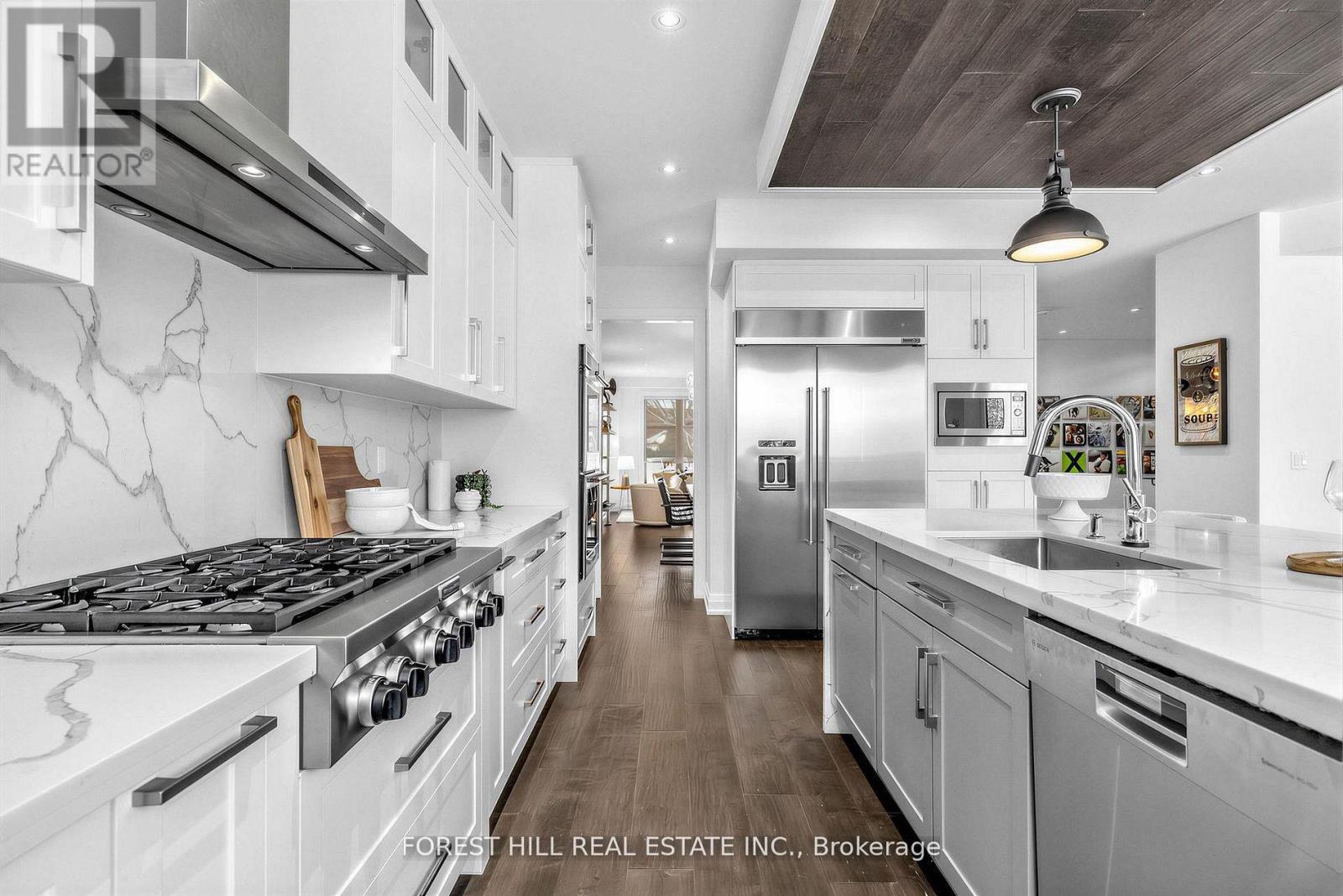 41 Invermay Avenue, Toronto, Ontario  M3H 1Z1 - Photo 11 - C13024474