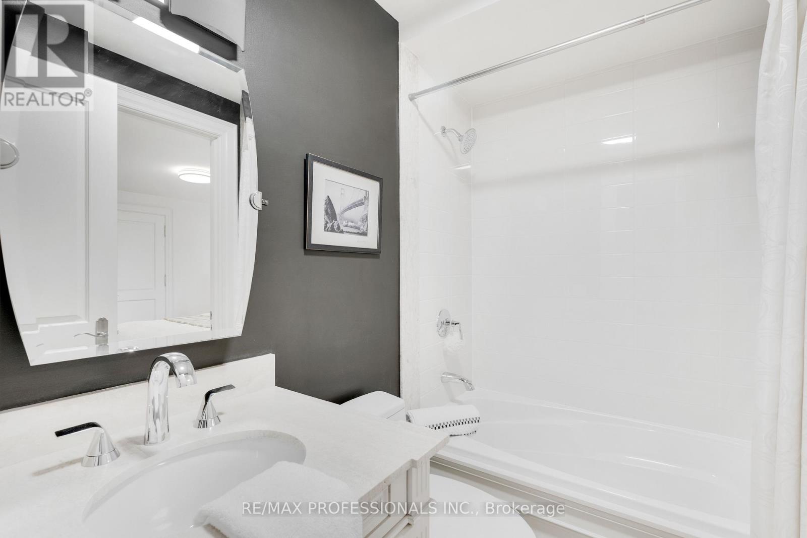 721 Markham Street, Toronto (Annex), Ontario  M6G 2M2 - Photo 13 - C13024484