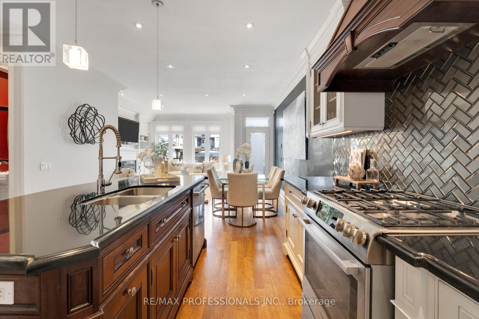 721 Markham Street, Toronto (Annex), Ontario  M6G 2M2 - Photo 6 - C13024484