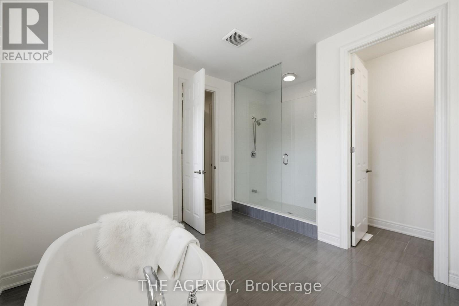 36 Blenheim Circle, Whitby, Ontario  L1P 0E3 - Photo 33 - E13024482