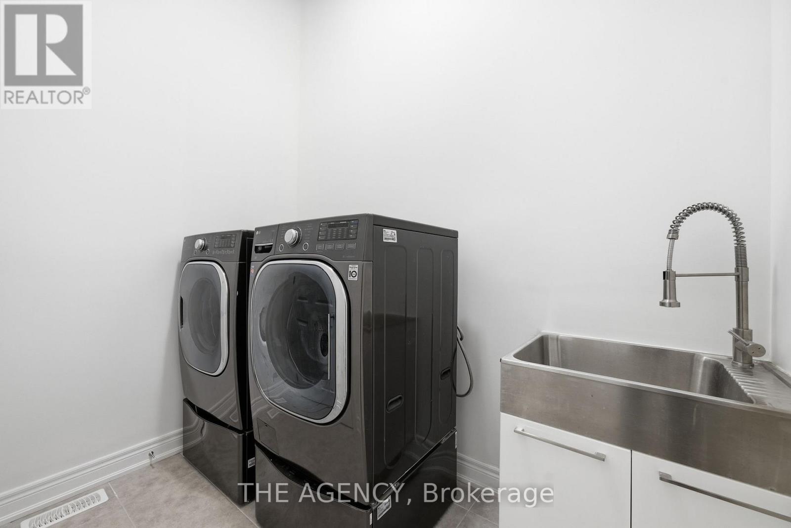 36 Blenheim Circle, Whitby, Ontario  L1P 0E3 - Photo 34 - E13024482