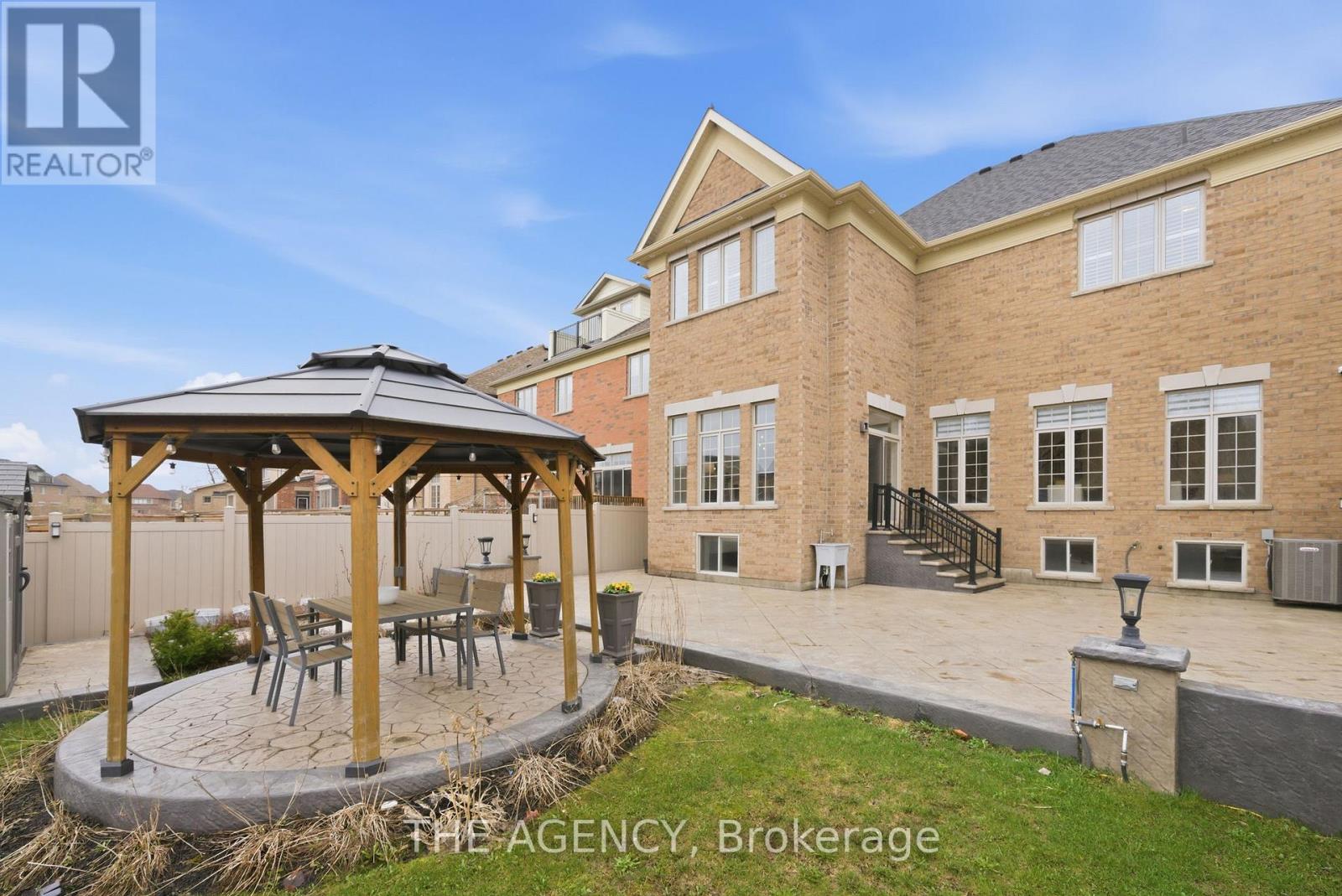 36 Blenheim Circle, Whitby, Ontario  L1P 0E3 - Photo 40 - E13024482