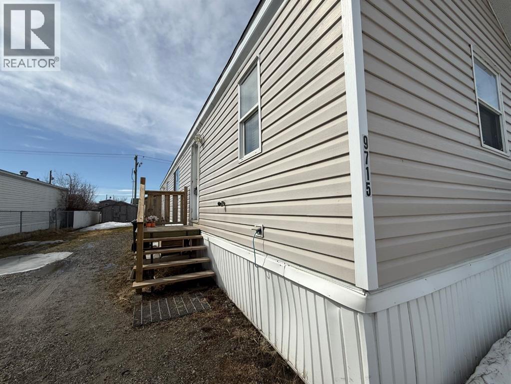 9715 108 Avenue, Clairmont, Alberta  T8X 5E4 - Photo 3 - A2300882