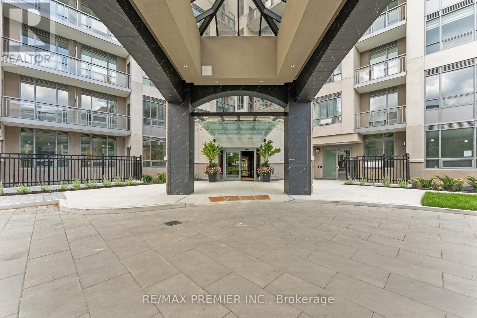 435 - 2075 King Road, King, Ontario  L7B 0R6 - Photo 3 - N13024348