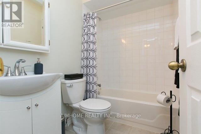 107 Trothen Circle, Markham, Ontario  L3P 4H6 - Photo 7 - N13024392