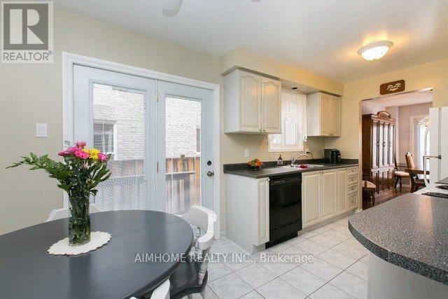 107 Trothen Circle, Markham, Ontario  L3P 4H6 - Photo 9 - N13024392