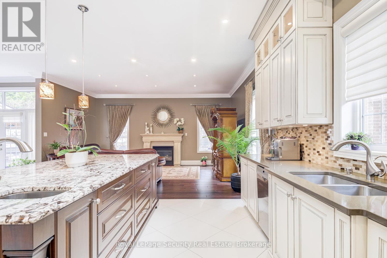 20 Aubrietia Court, Richmond Hill, Ontario  L4E 2R3 - Photo 14 - N13024440