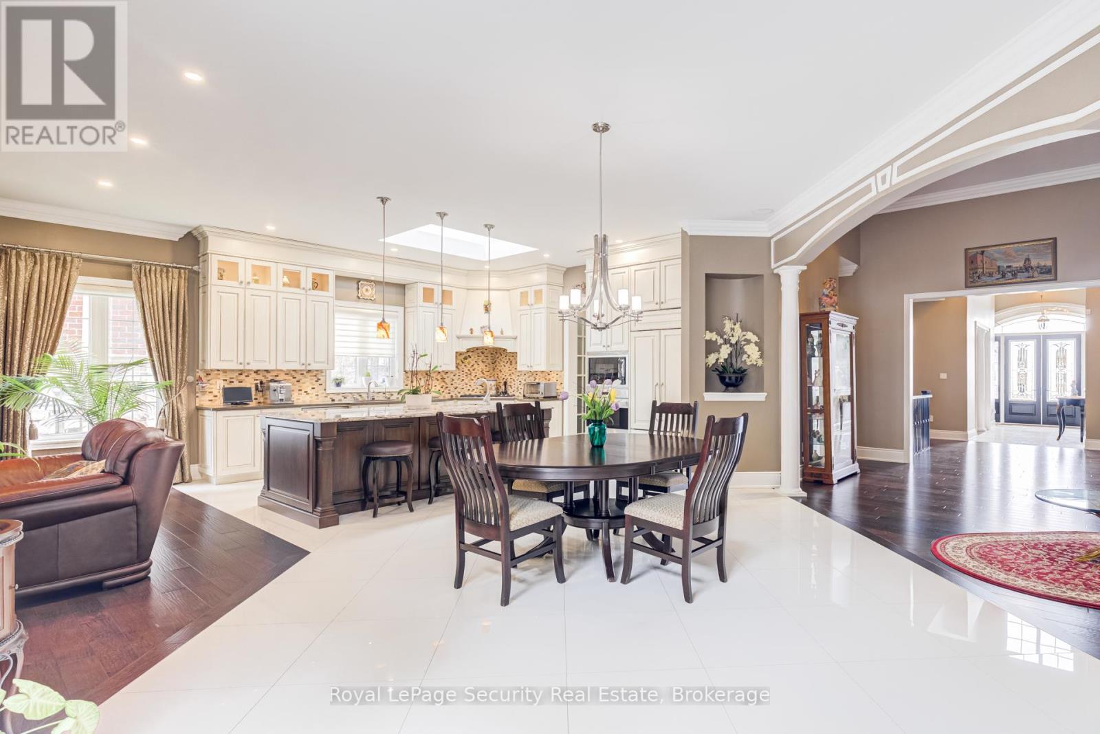 20 Aubrietia Court, Richmond Hill, Ontario  L4E 2R3 - Photo 18 - N13024440