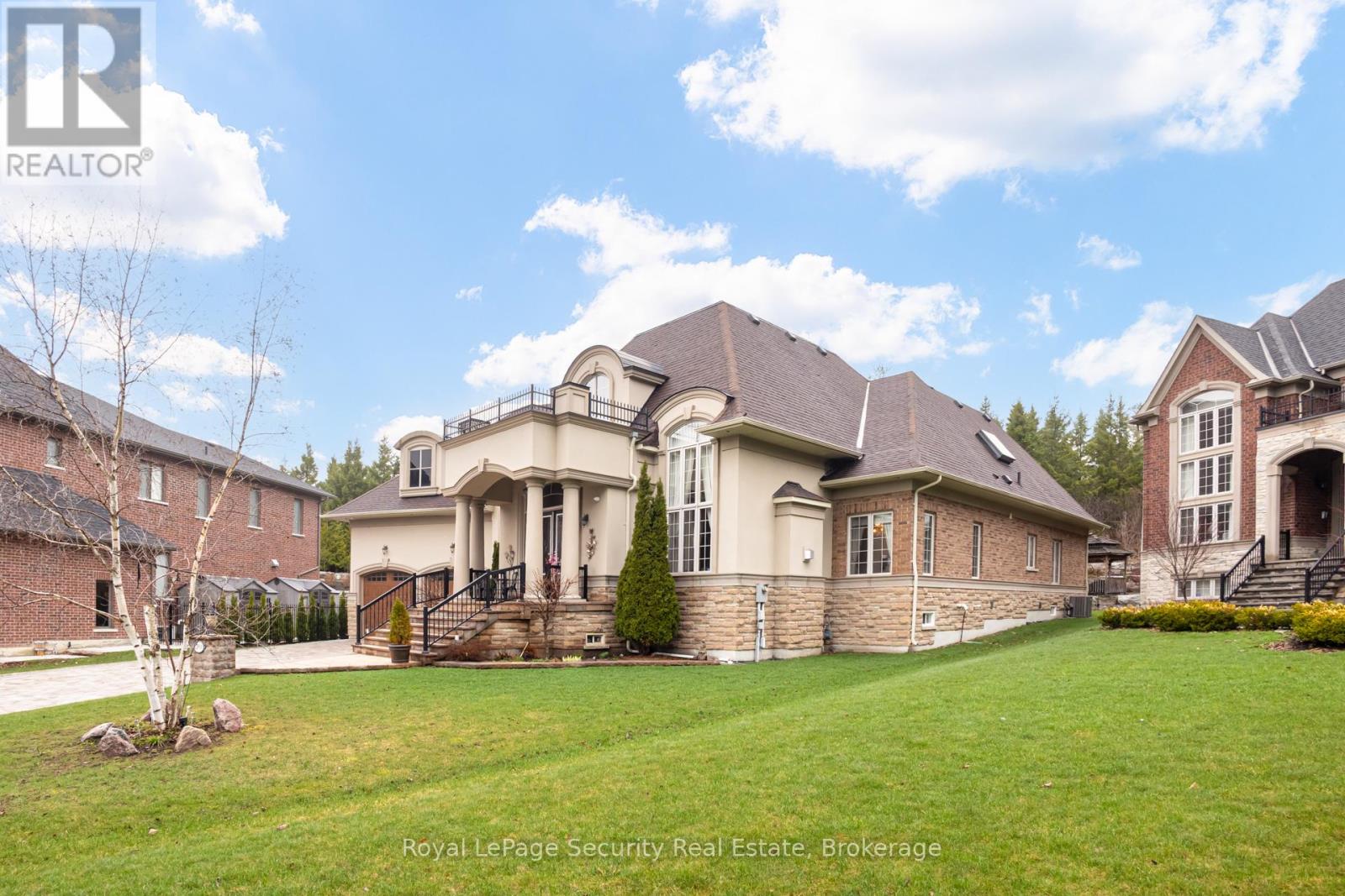 20 Aubrietia Court, Richmond Hill, Ontario  L4E 2R3 - Photo 3 - N13024440