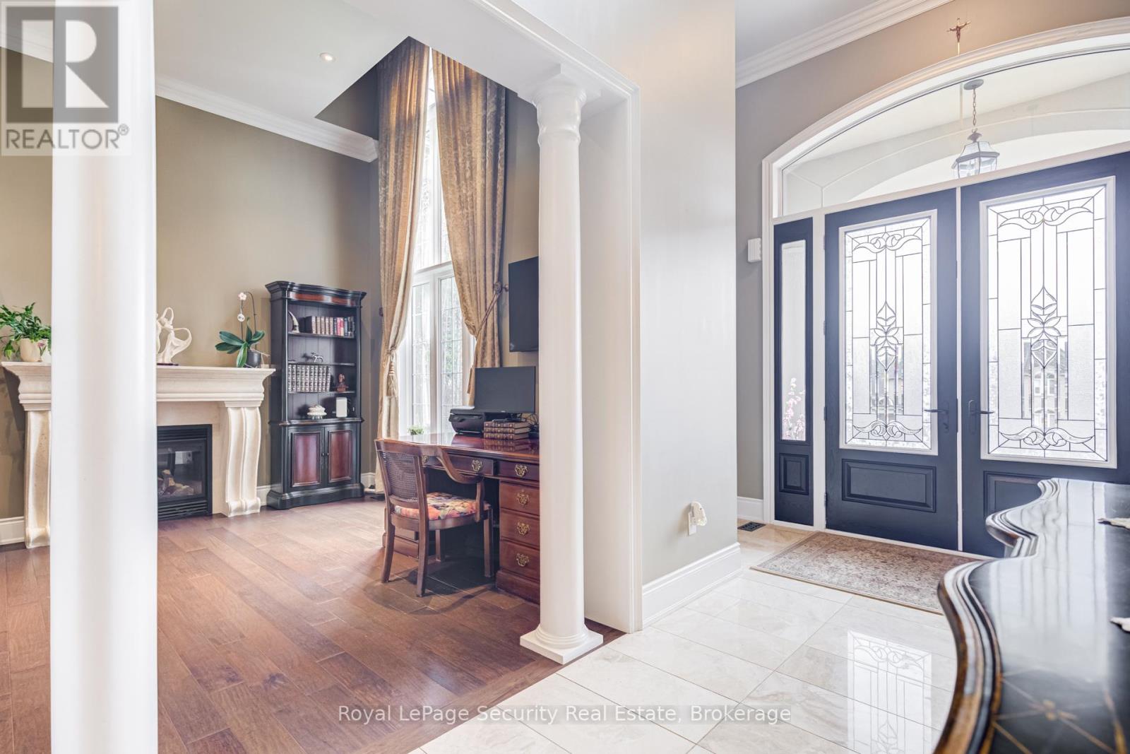 20 Aubrietia Court, Richmond Hill, Ontario  L4E 2R3 - Photo 7 - N13024440