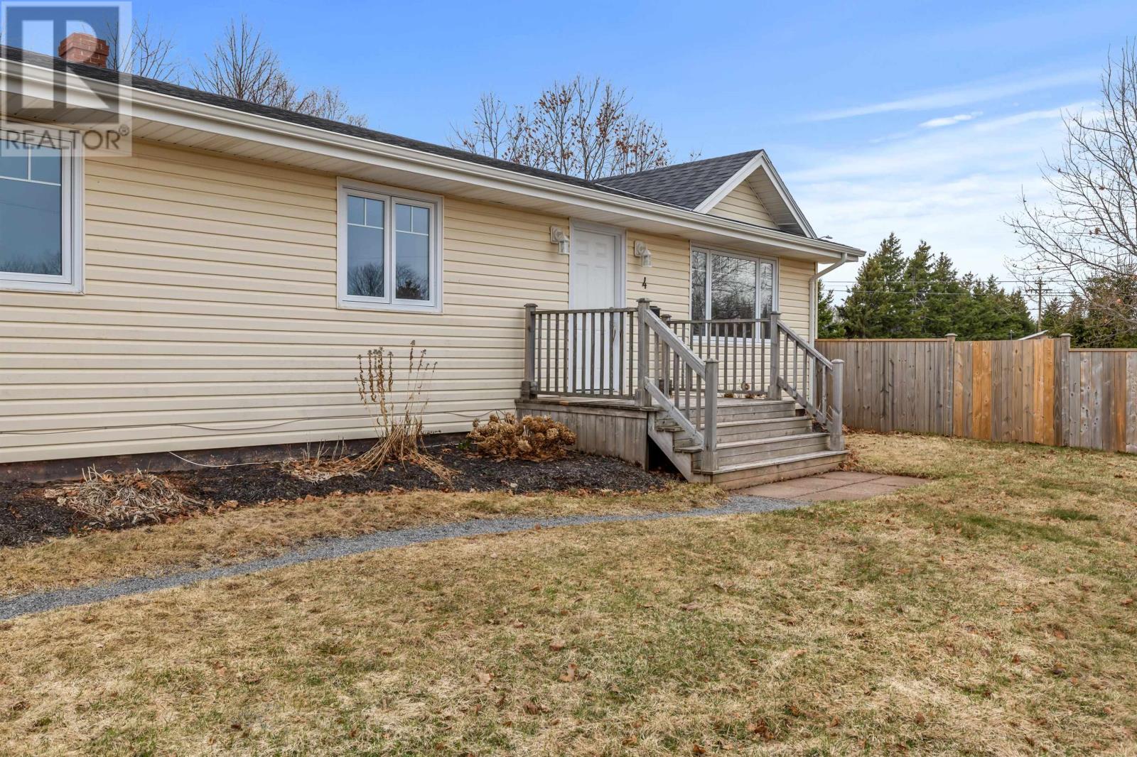 4 Woodlane Drive, Stratford, Prince Edward Island  C1B 1X9 - Photo 34 - 202608108