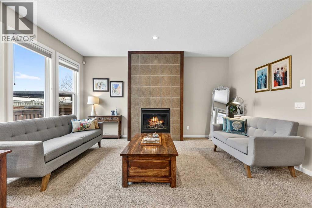 401 Mahogany Court SE, Calgary, Alberta  T3M 0T6 - Photo 5 - A2284149