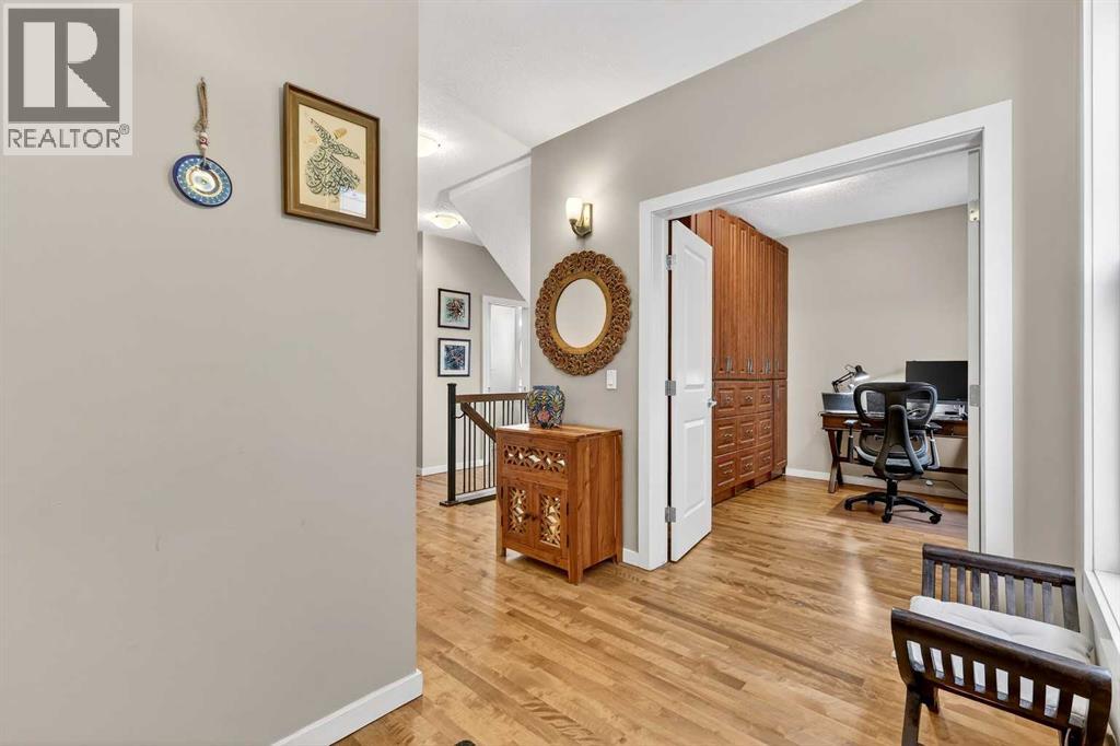 401 Mahogany Court SE, Calgary, Alberta  T3M 0T6 - Photo 2 - A2284149