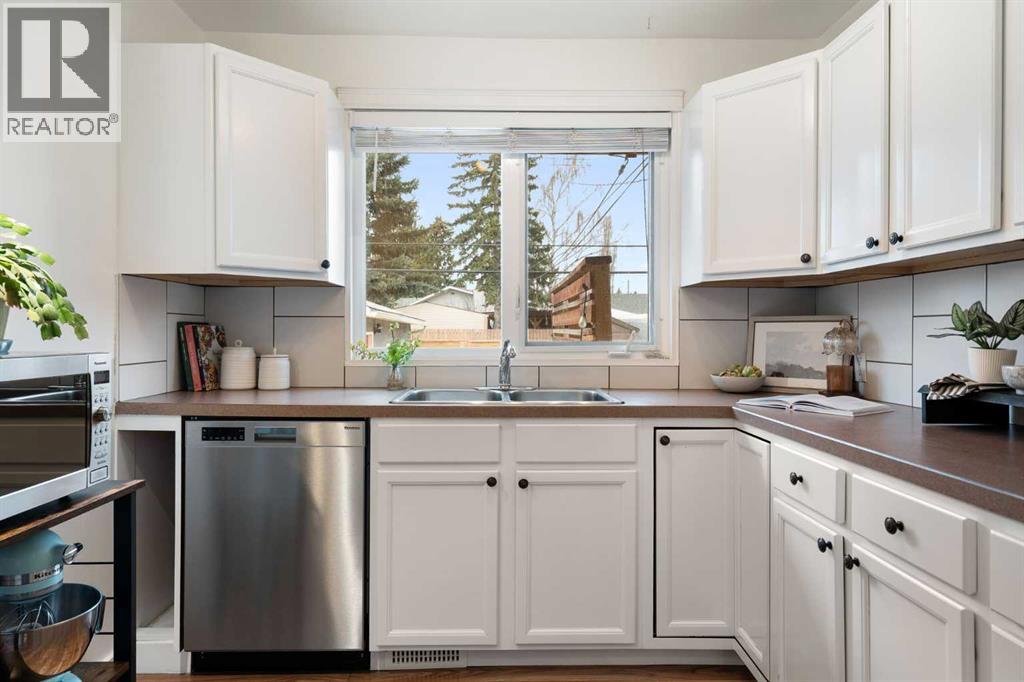 4823 Waverley Drive Sw, Calgary, Alberta  T3C 2P5 - Photo 9 - A2296581