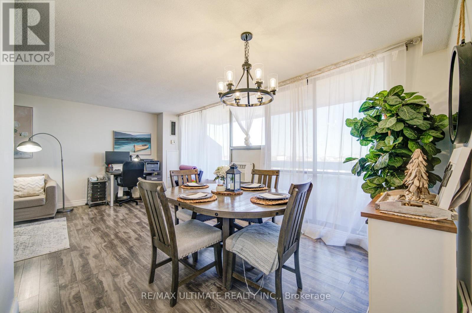 Ph#11 - 11 Wincott Drive, Toronto, Ontario  M9R 2R9 - Photo 15 - W13024364