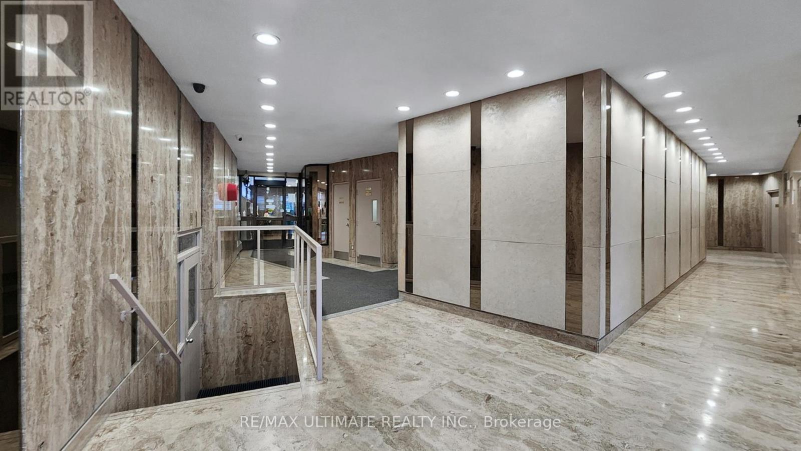 Ph#11 - 11 Wincott Drive, Toronto, Ontario  M9R 2R9 - Photo 2 - W13024364