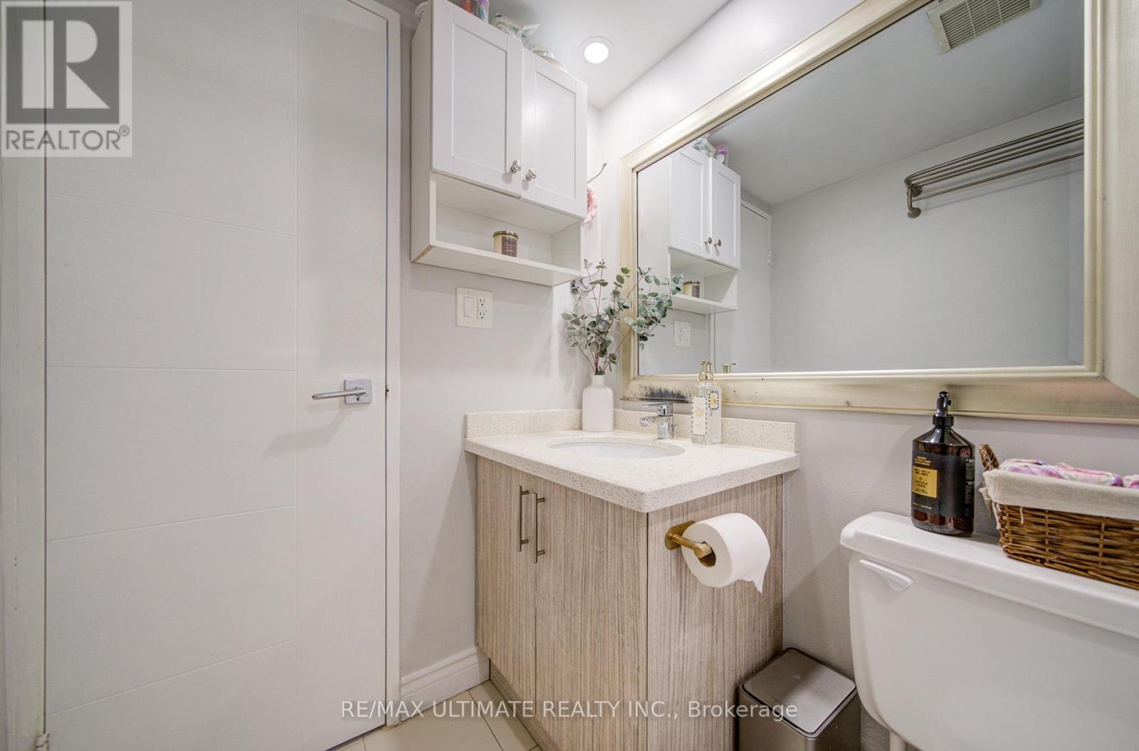 Ph#11 - 11 Wincott Drive, Toronto, Ontario  M9R 2R9 - Photo 21 - W13024364