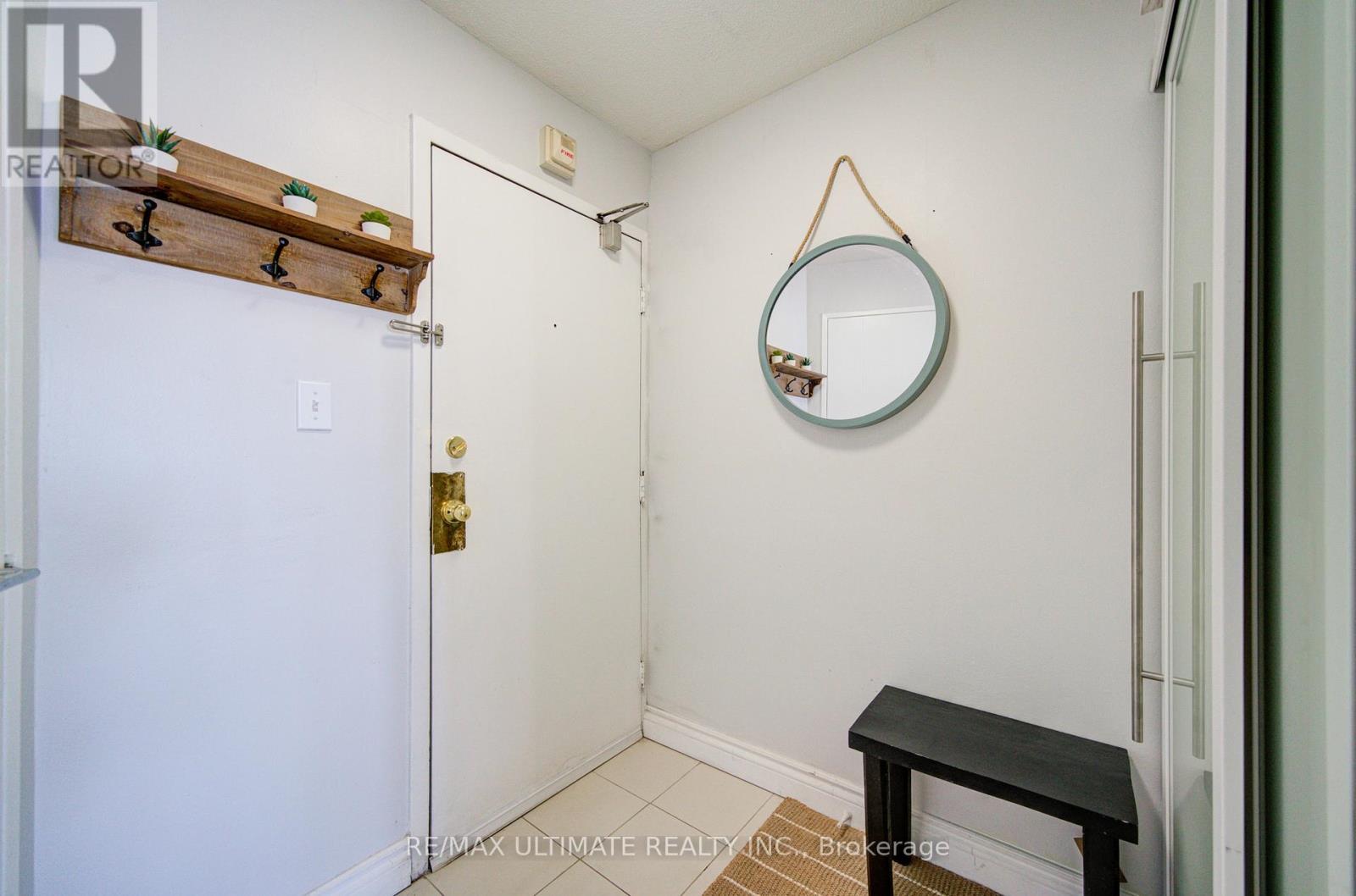 Ph#11 - 11 Wincott Drive, Toronto, Ontario  M9R 2R9 - Photo 3 - W13024364