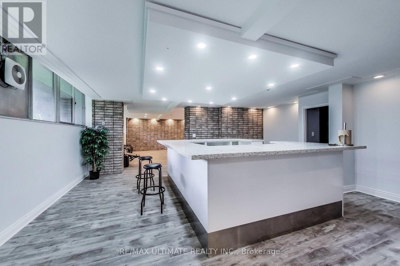 Ph#11 - 11 Wincott Drive, Toronto, Ontario  M9R 2R9 - Photo 35 - W13024364