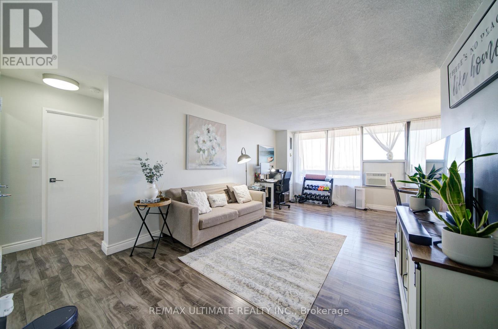 Ph#11 - 11 Wincott Drive, Toronto, Ontario  M9R 2R9 - Photo 6 - W13024364