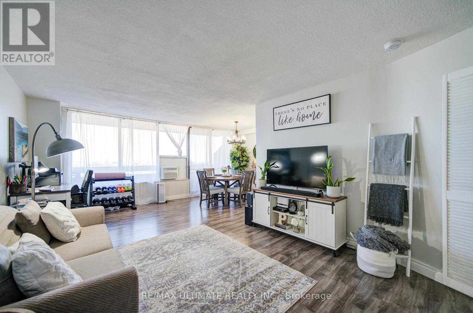 Ph#11 - 11 Wincott Drive, Toronto, Ontario  M9R 2R9 - Photo 8 - W13024364