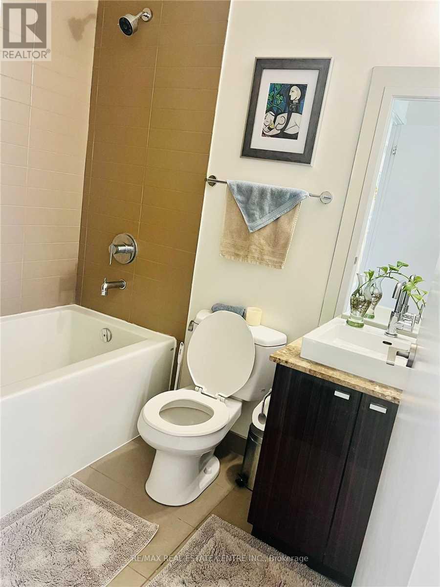 1010 - 105 The Queensway, Toronto, Ontario  M6S 5B5 - Photo 18 - W13024412