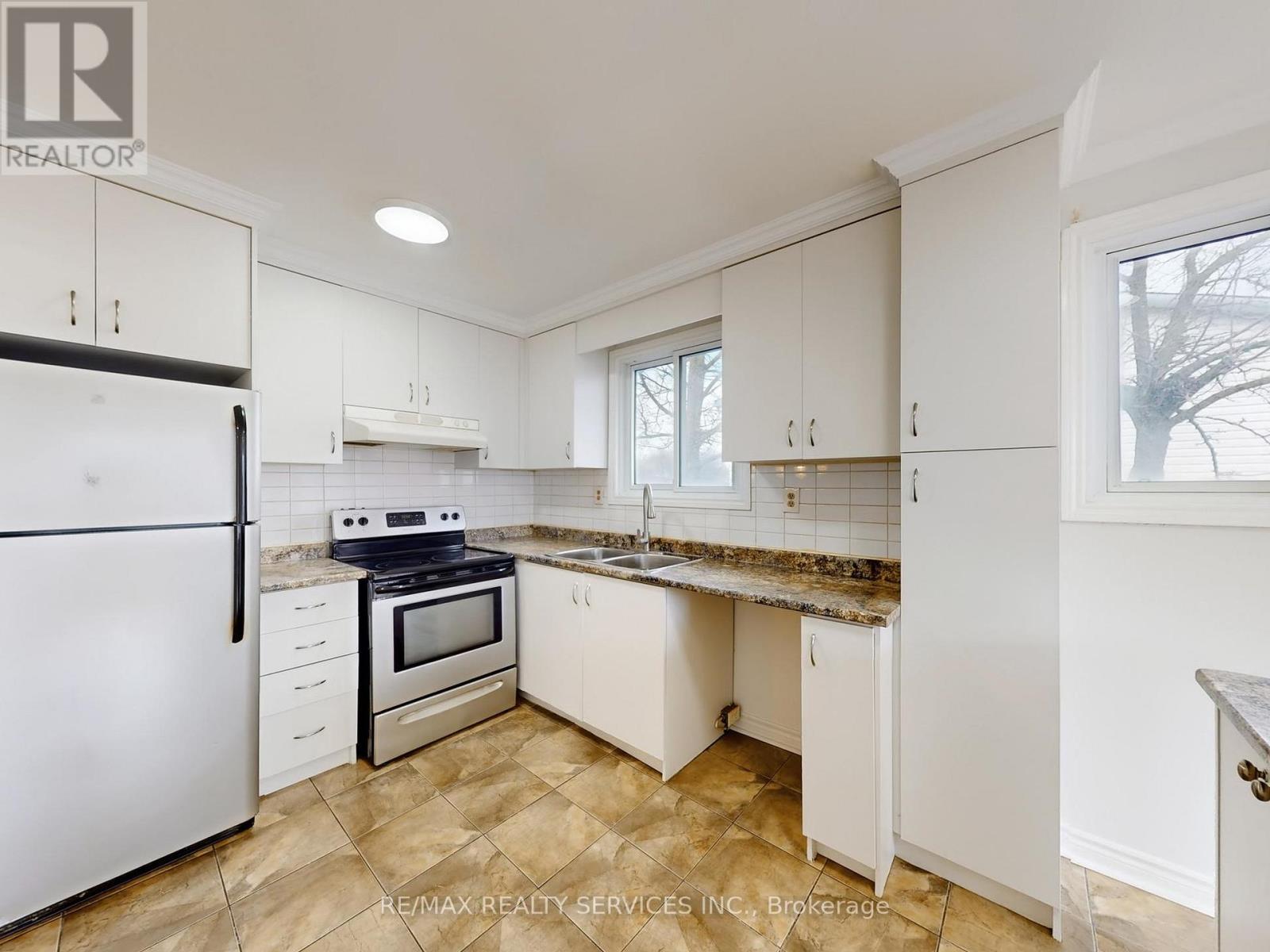 9 Glenridge Road, Brampton, Ontario  L6S 1N2 - Photo 17 - W13024468