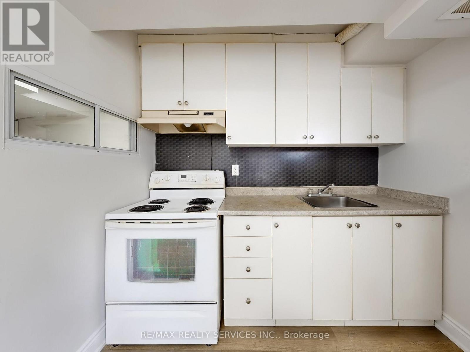 9 Glenridge Road, Brampton, Ontario  L6S 1N2 - Photo 40 - W13024468