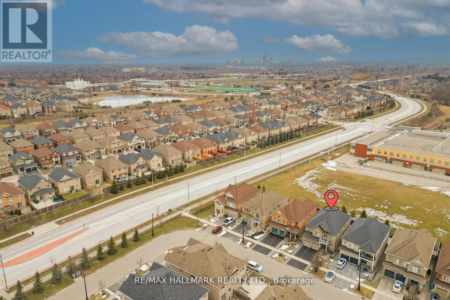 46 Lisson Crescent, Brampton, Ontario  L6X 0Y9 - Photo 4 - W13024494