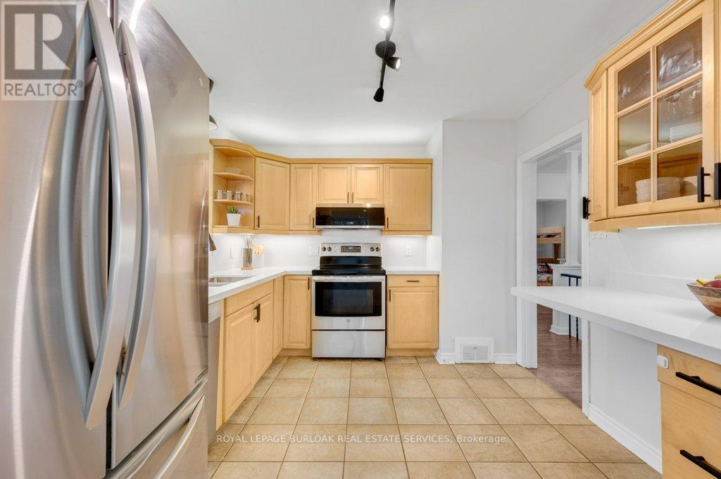 602 Stephens Crescent, Oakville, Ontario  L6K 1Y3 - Photo 10 - W13024512