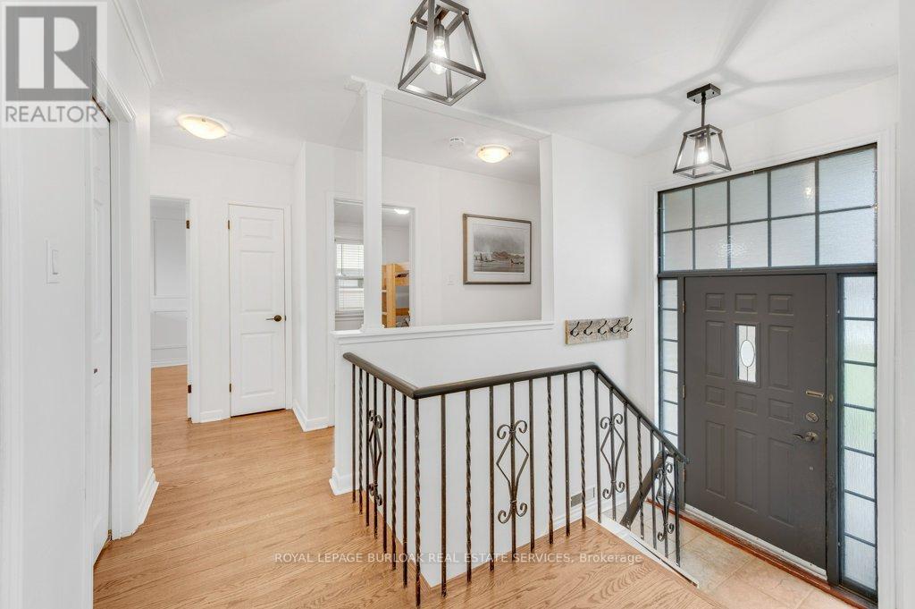 602 Stephens Crescent, Oakville, Ontario  L6K 1Y3 - Photo 3 - W13024512