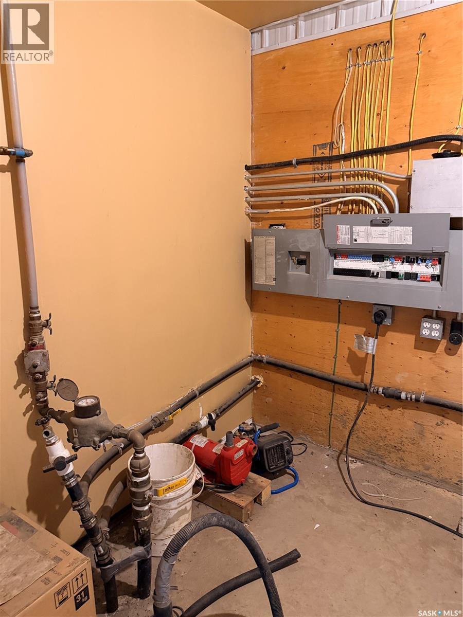 201 Margaret Street, Lampman, Saskatchewan  S0C 1N0 - Photo 10 - SK033477