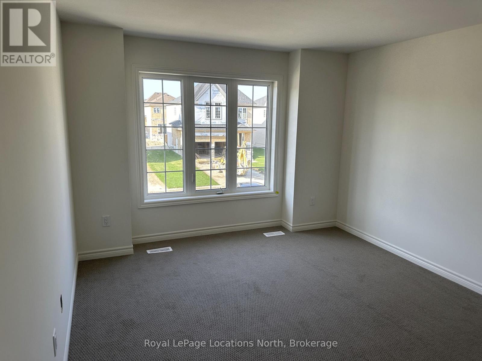 231 Mckenzie Drive, Clearview, Ontario  L0M 1S0 - Photo 12 - S12912132