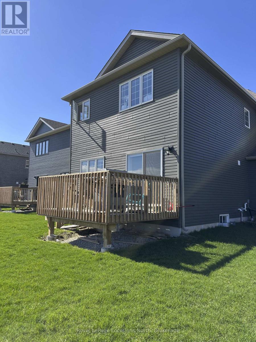 231 Mckenzie Drive, Clearview, Ontario  L0M 1S0 - Photo 2 - S12912132