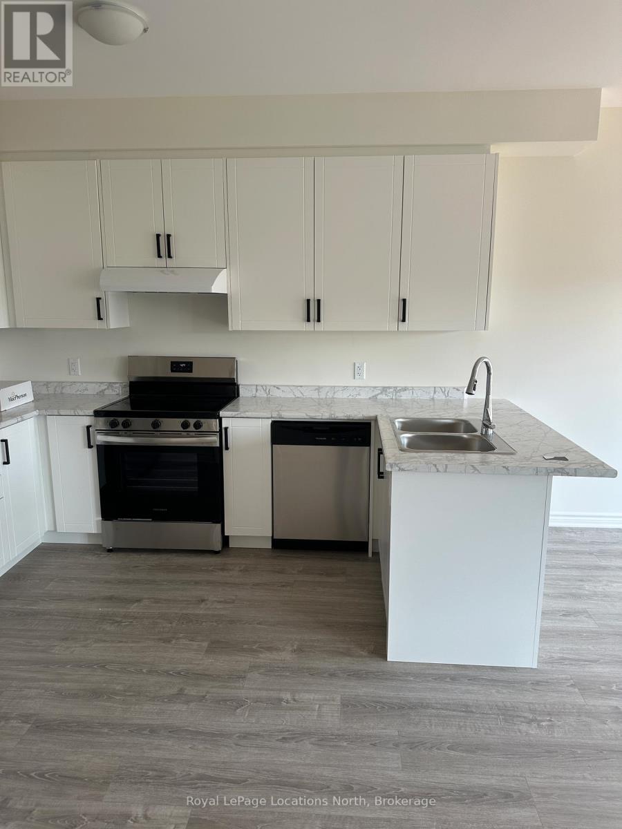 231 Mckenzie Drive, Clearview, Ontario  L0M 1S0 - Photo 5 - S12912132