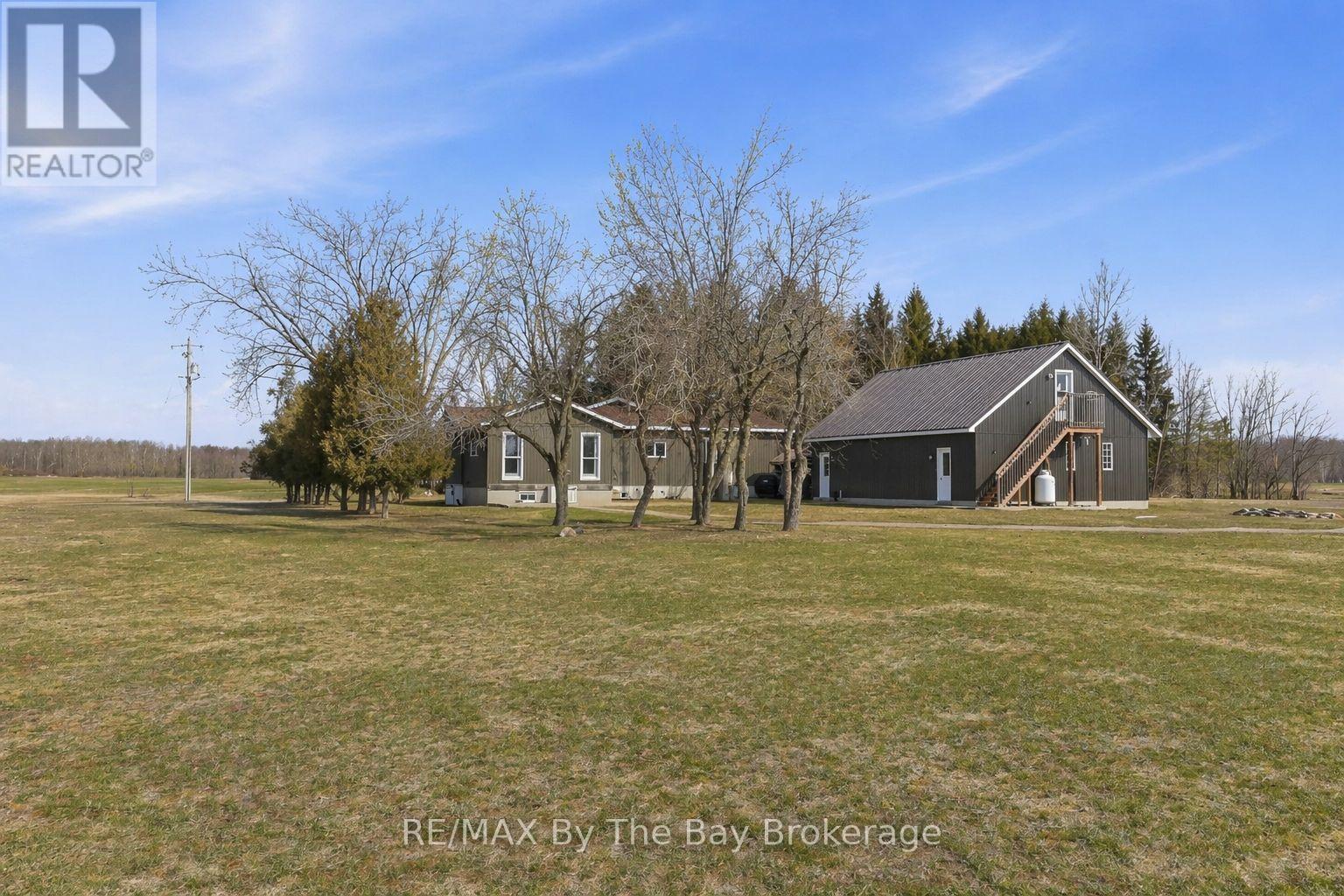2533 Flos 3 Road W, Springwater, Ontario  L0L 2K0 - Photo 41 - S12935852