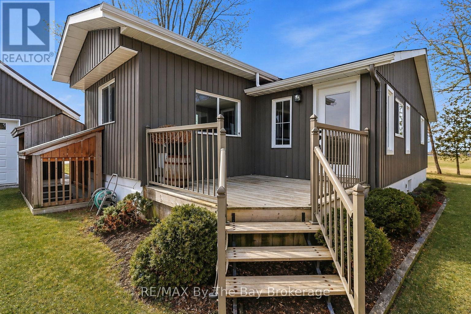 2533 Flos 3 Road W, Springwater, Ontario  L0L 2K0 - Photo 9 - S12935852