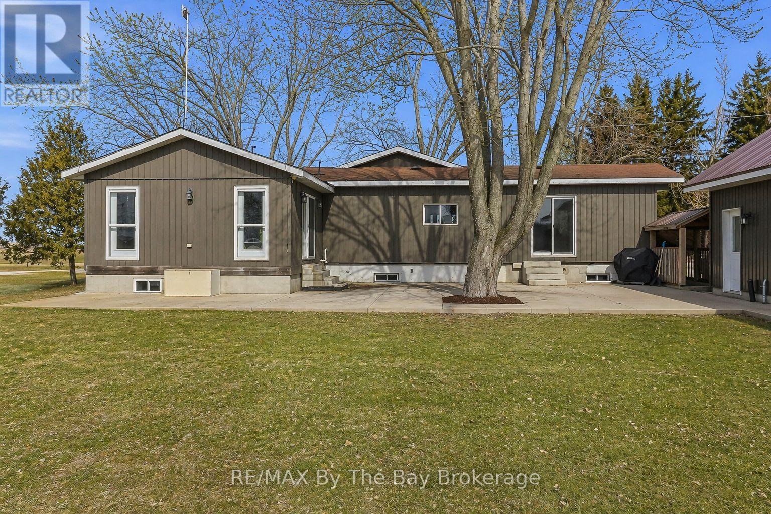 2533 Flos 3 Road W, Springwater, Ontario  L0L 2K0 - Photo 7 - S12935852