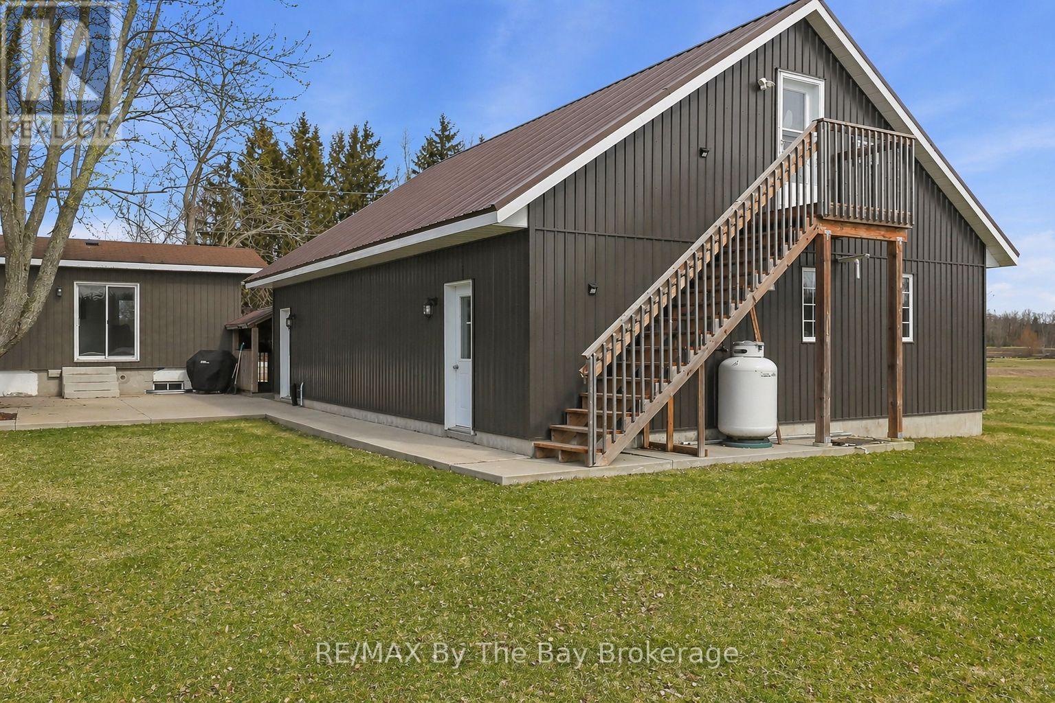 2533 Flos 3 Road W, Springwater, Ontario  L0L 2K0 - Photo 5 - S12935852