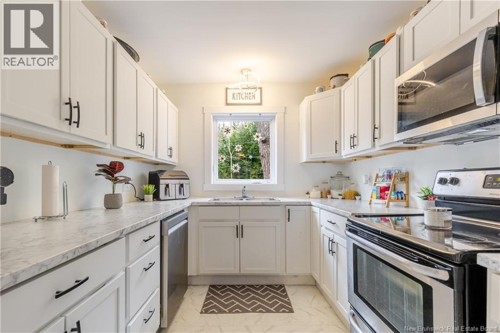 53 Veterans Drive, Fredericton, New Brunswick  E3A 4C6 - Photo 6 - NB137430