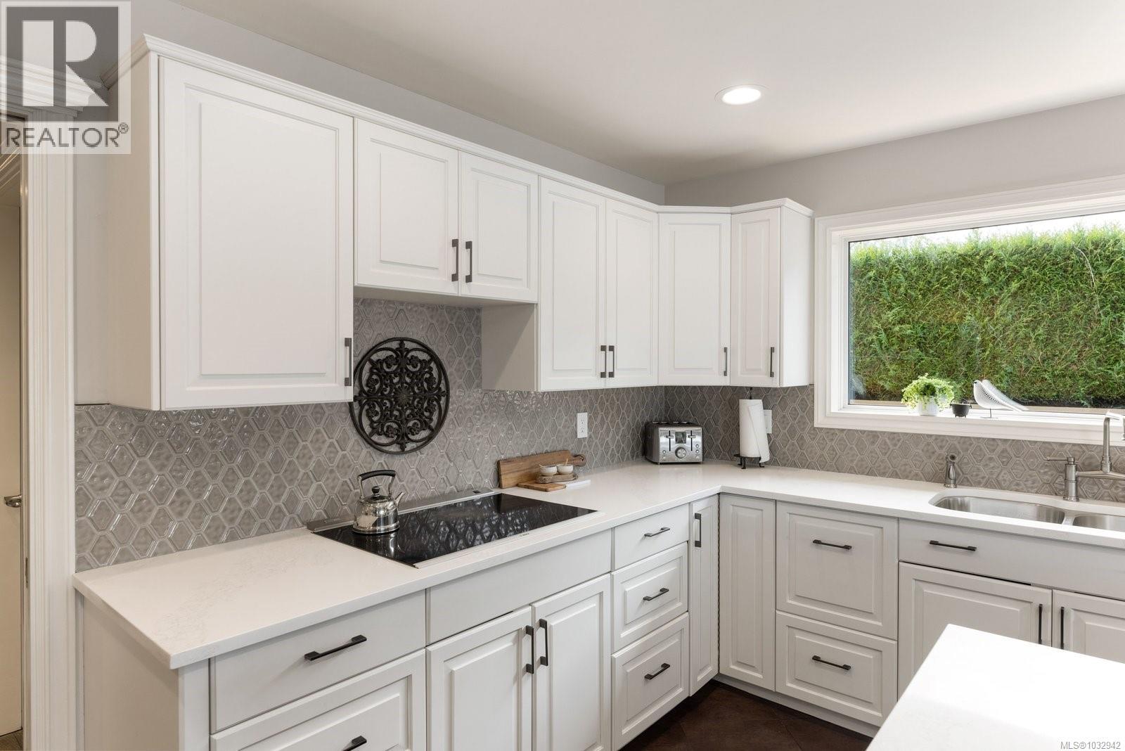 2450 Whidby Lane, Sidney, British Columbia  V8L 2K3 - Photo 16 - 1032942