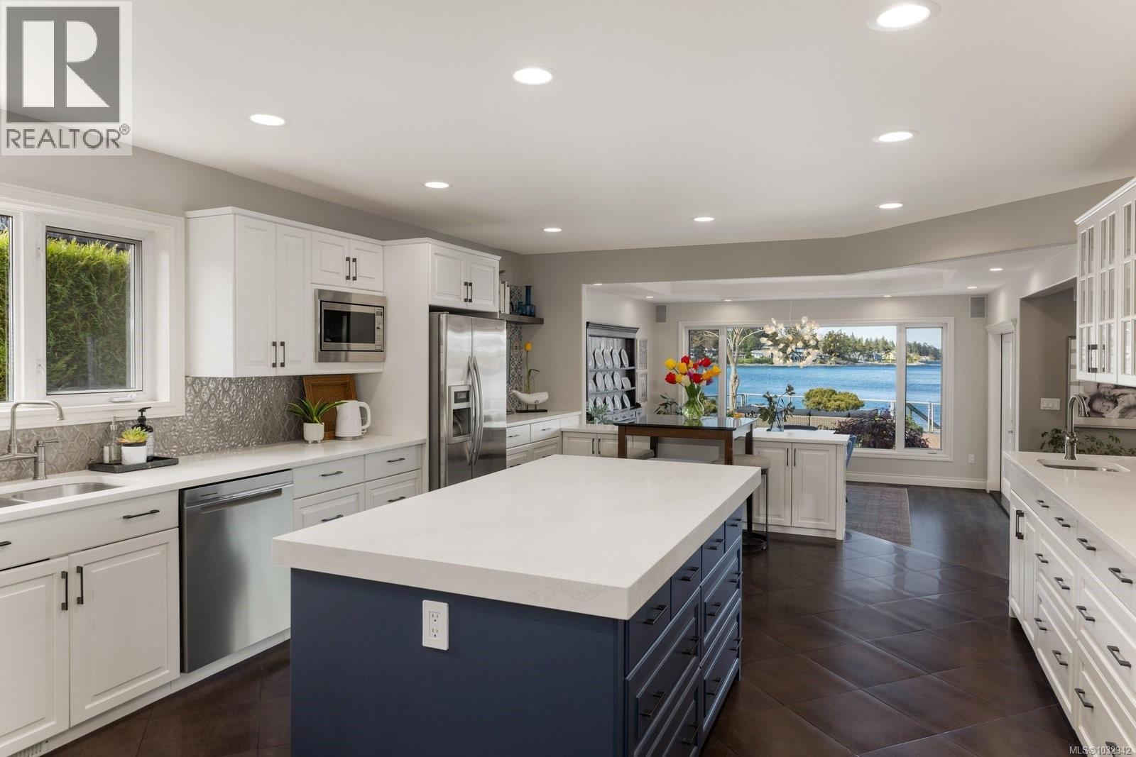 2450 Whidby Lane, Sidney, British Columbia  V8L 2K3 - Photo 18 - 1032942