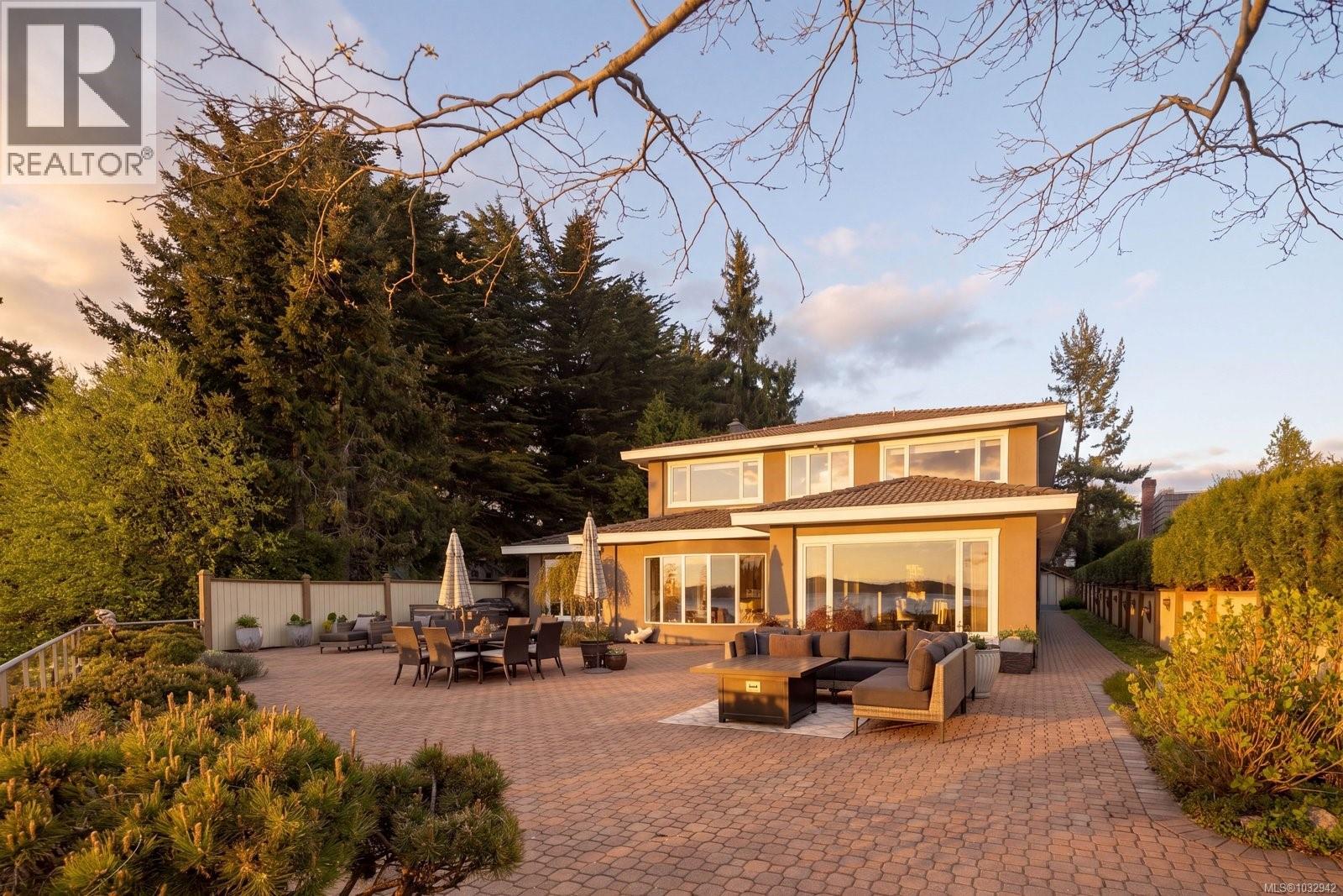 2450 Whidby Lane, Sidney, British Columbia  V8L 2K3 - Photo 3 - 1032942