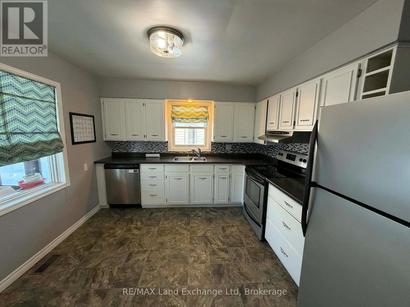 349 Shuter Street, North Huron, Ontario  N0G 2W0 - Photo 12 - X12952582